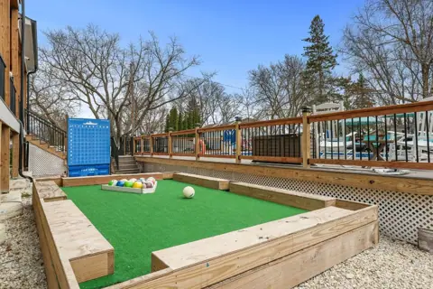 Lawn games court