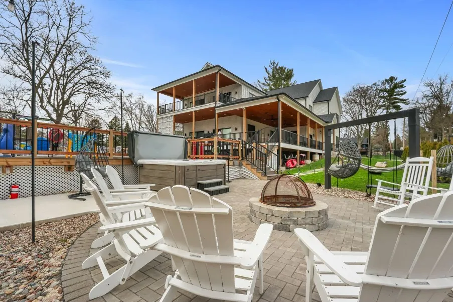 Fire pit seating circle